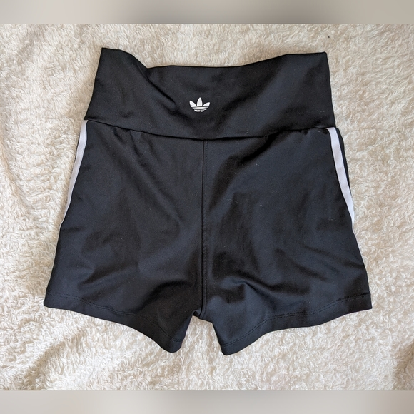 LAST CHANCE / DONATING SOON Adidas Shorts 🖤 - Picture 4 of 4